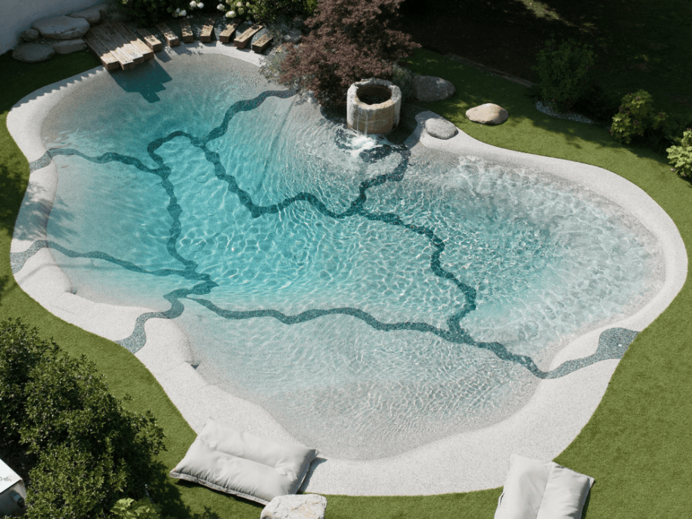 BIO.design Pool Luftaufnahme organische Form