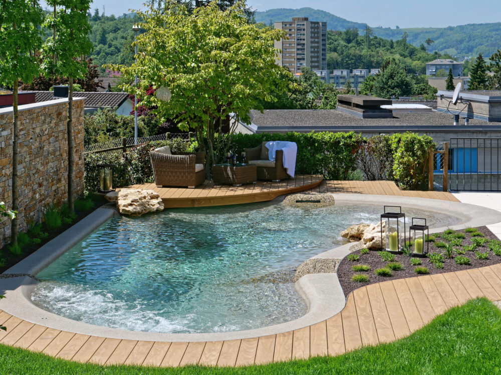 BIO.design Pool mit Holzdeck